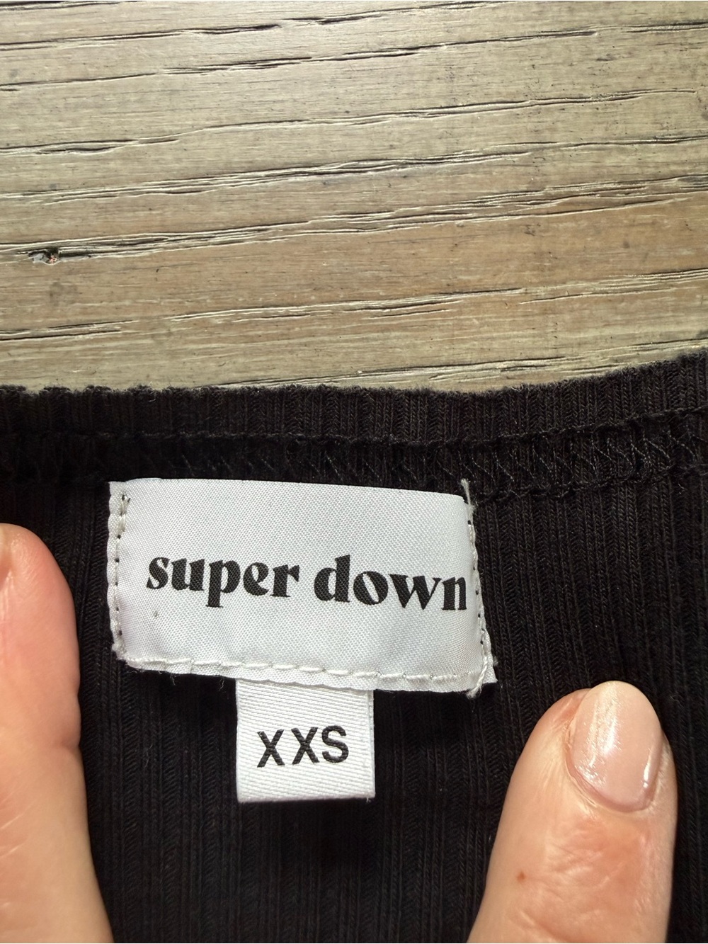 superdown Black Ribbed Button Crop Tank - Picture 2 of 6
